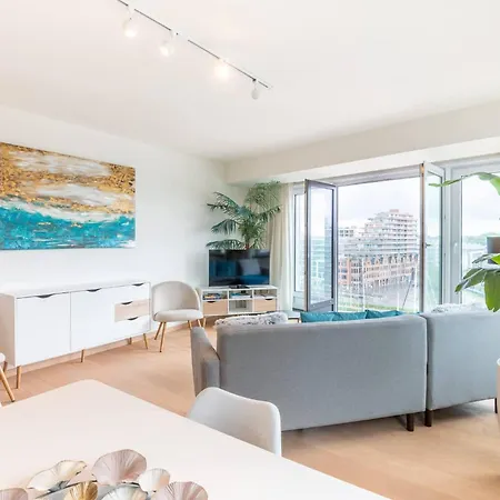 Wonderful Flat With Amazing Views Over *