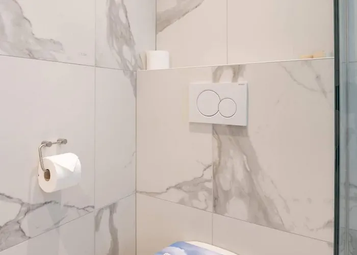 Wonderful Flat With Amazing Views Over Apartment *