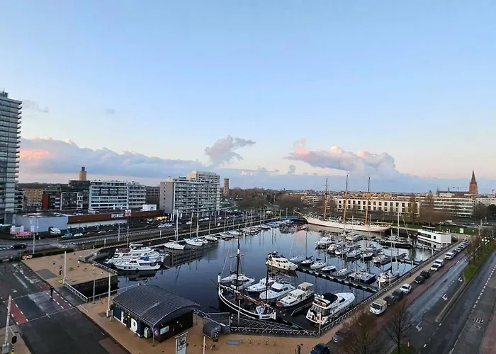 Wonderful Flat With Amazing Views Over Apartment *